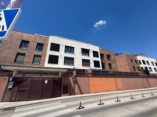 Rez-de-chaussée à Las Vegas-El Pozanco-Adelfillas. Fabulosa planta baja en el centro de colmenar viejo con garaje,