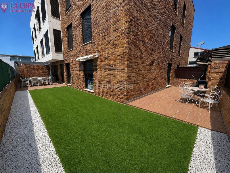 Foto e0dd466b-ba94-45b2-be56-a79947009f17. Planta baixa amb calefacció aparcament piscina a Colmenar Viejo