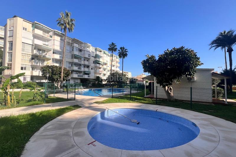 Foto 0fb2defc-ddc6-4a2f-9e7b-be2d91d76b5e. Piso para tener la vida que siempre soñaste te presentamos este oasis a un paso de la playa en Torremolinos