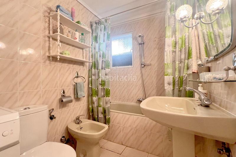 Foto 74e60775-4484-4277-a2fb-ab844e95c05f. Piso para tener la vida que siempre soñaste te presentamos este oasis a un paso de la playa en Torremolinos