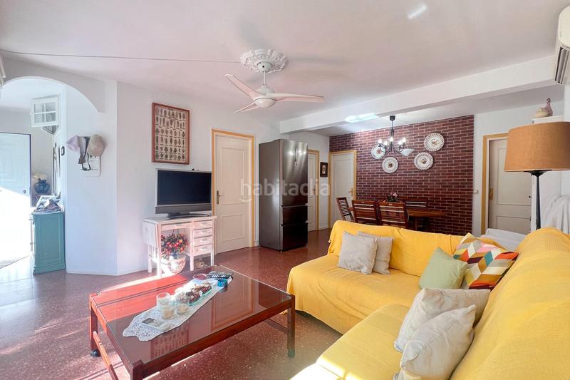 Foto d293cfb1-4bc6-4ba2-830a-b7cadf2d59cc. Piso para tener la vida que siempre soñaste te presentamos este oasis a un paso de la playa en Torremolinos