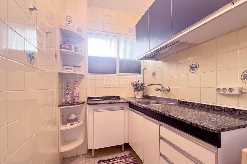 Foto ea08e990-8f97-49eb-85f2-68dd2e778310. Piso para tener la vida que siempre soñaste te presentamos este oasis a un paso de la playa en Torremolinos