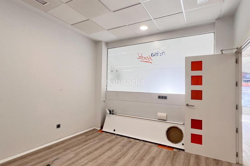 Foto 84310970-104a-4d6d-8955-b63c2470ab12. Local comercial tu negocio merece brillar! en Centro Móstoles