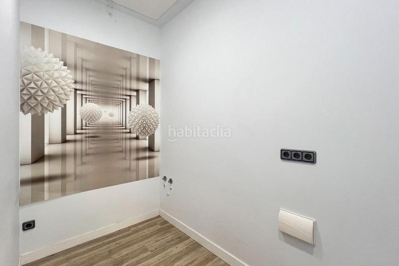 Foto 910531c0-5b27-41d3-9b9a-1147166847f5. Local comercial tu negocio merece brillar! en Centro Móstoles