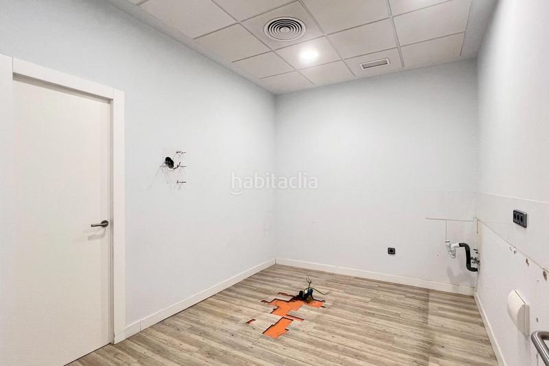 Foto a6fd97a0-4374-4126-b532-363948c03a16. Local comercial tu negocio merece brillar! en Centro Móstoles