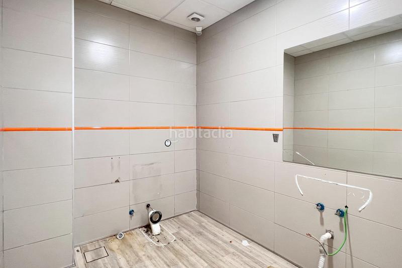 Foto f6a8da3b-6152-4e81-8d98-ea06a5f968c3. Local comercial tu negocio merece brillar! en Centro Móstoles