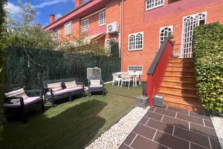 Casa adossada  Calle calle del ro sil. Tener un chalet en mstoles el sueo de todos.