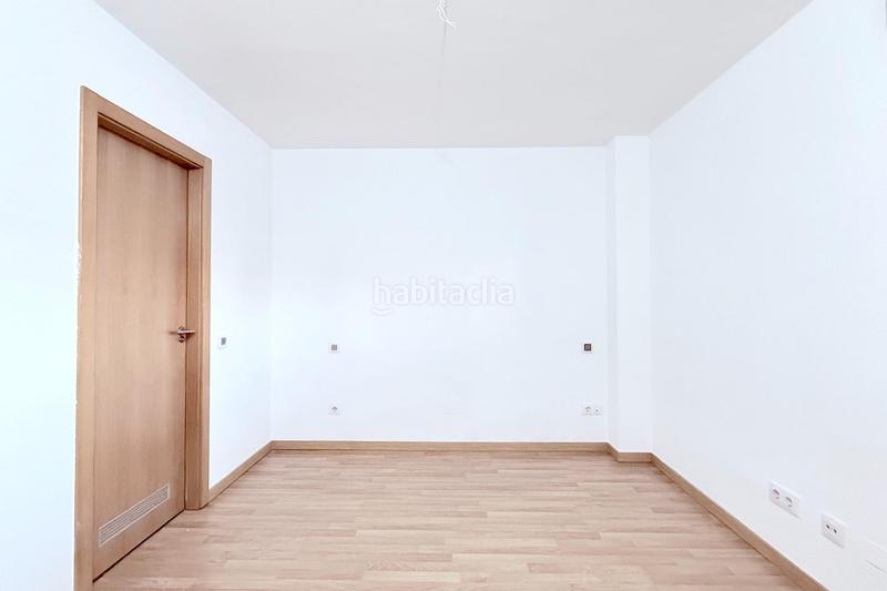 Foto 10cb1928-402c-4923-8db9-31fd9c7eaa37. Rent flat with heating parking pool in Sur - PAU 4 Móstoles