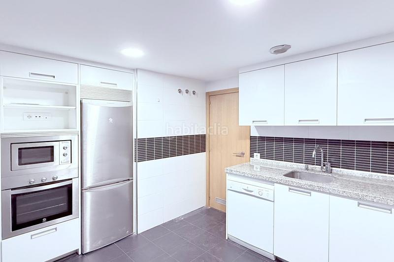 Foto 4efbf3c8-dd46-4824-b0fe-674c78571df9. Rent flat with heating parking pool in Sur - PAU 4 Móstoles