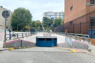 Aparcament cotxe  Calle del ro llobregat. Cansado de buscar aparcamiento cada da?