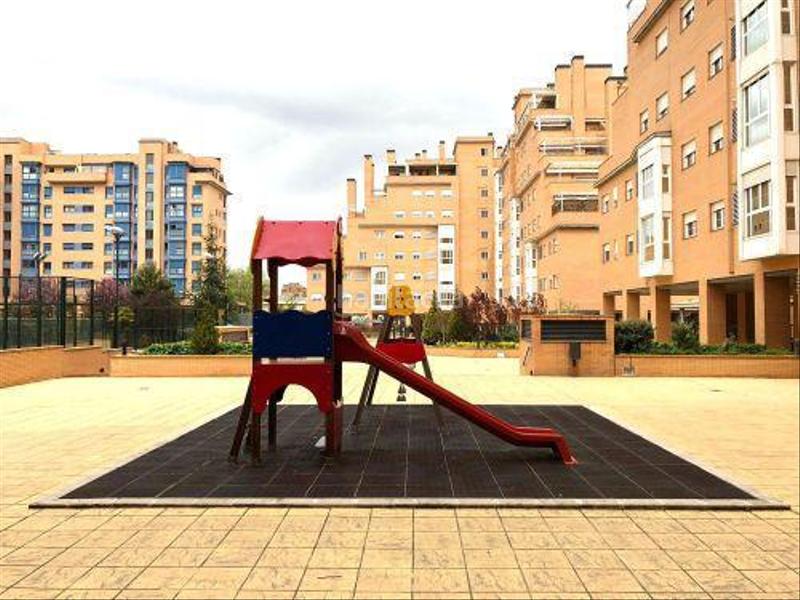 Foto 3075bcfc-11e0-4455-9724-5b1b350e5d4b. Miete etagenwohnung mit heizung parking pool in Cuatro Vientos Madrid