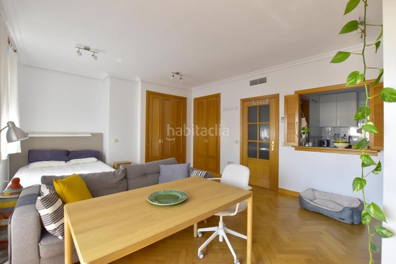 Foto b8f98dc4-4023-4367-baa1-fa873fd7c6c5. Location attique avec piscine dans Legazpi Madrid