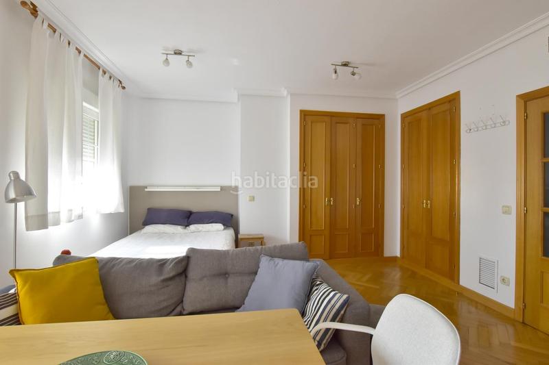 Foto e2c28e2e-c18f-4e6c-a472-c7f705b2191f. Rent penthouse with pool in Legazpi Madrid