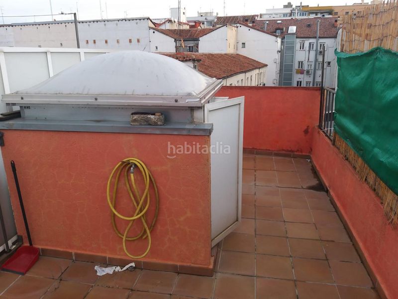 Foto d7bb6ee9-4b1e-4691-8b45-b74454e34fa1. Alquiler ático en Embajadores-Lavapiés Madrid
