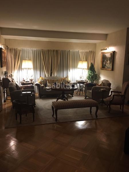 Foto ce1ca9ac-d2b3-44b7-b502-30778da6b358. Piso espectacular piso de lujo en los Jerónimos junto al parque del retiro, la zona más elegante y señorial . muy buen edific en Madrid