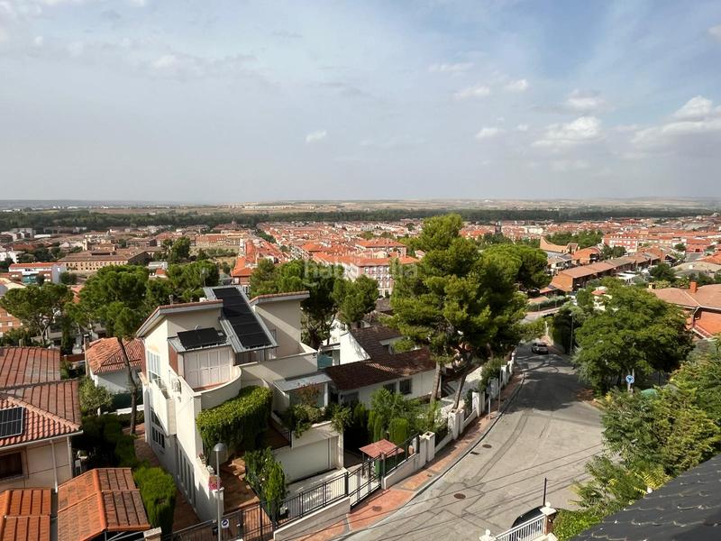 Foto 1020fade-2827-4f86-99c7-4bf1f054bb34. Chalet with fireplace heating parking pool in nuevo Aranjuez-ciudad de las artes Aranjuez