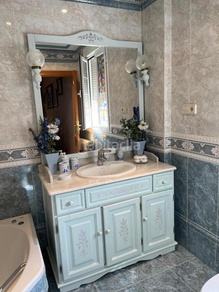 Foto 3b6111dd-45c8-4580-8370-5d9f6ba9a434. Chalet with fireplace heating parking pool in nuevo Aranjuez-ciudad de las artes Aranjuez