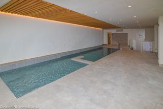 Location Appartement  Paseo de francisco giner. Vivienda con calidades de lujo, piscina interior todo el año y p