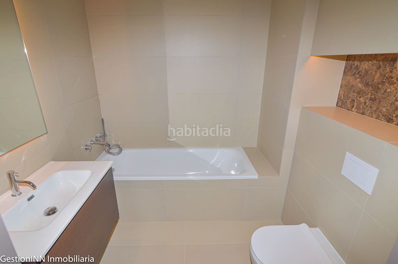 Foto 860f5f5e-f939-4609-8d98-e3ed9bf76849. Lloguer pis amb calefacció aparcament piscina a Almagro Madrid