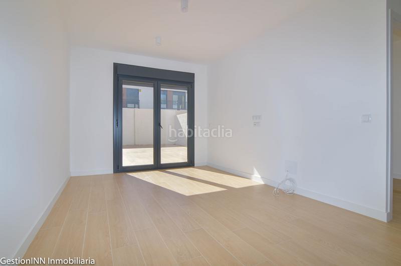 Foto 6ff680ac-ca91-4e76-bf2e-284af18d2e7a. Alquiler casa pareada chalet a estrenar en Centro Villanueva del Pardillo