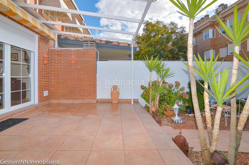 Foto 2a736c9d-4049-4785-885e-5f23786c55cb. Casa adossada amb xemeneia calefacció aparcament a Villanueva del Pardillo