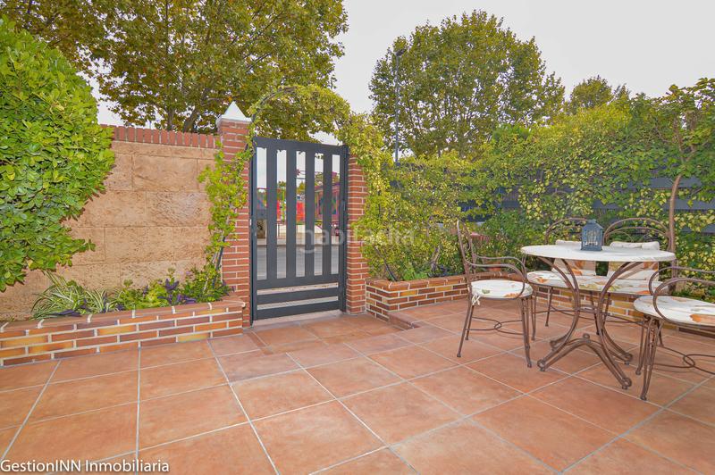 Foto 0b3f56e3-8bd9-48a8-b438-99f687882cf5. Maison jumelée avec cheminée chauffage parking dans Villanueva del Pardillo