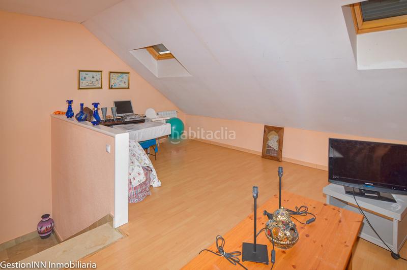 Foto 2015847d-af15-4ba5-a9a2-3d23b488a4a4. Maison jumelée avec cheminée chauffage parking dans Villanueva del Pardillo