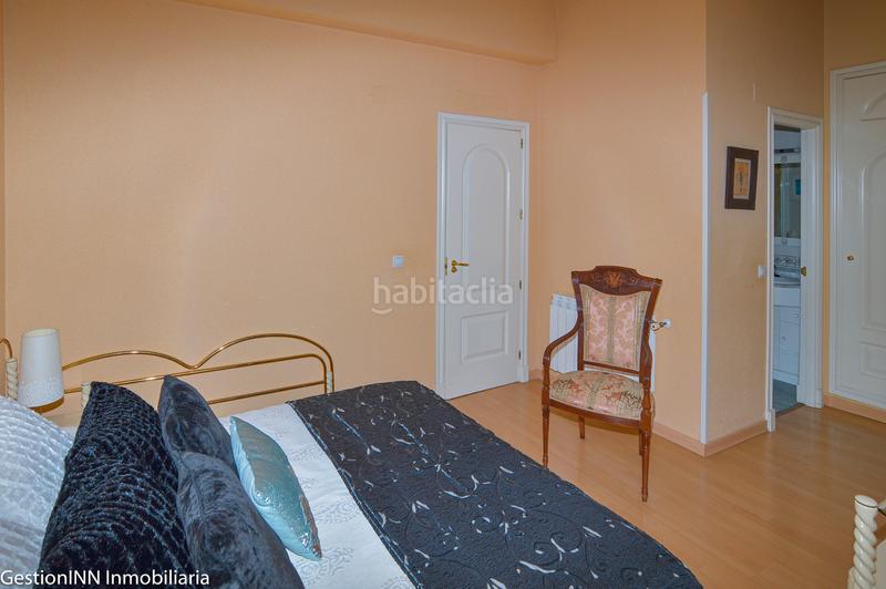 Foto 79310cb8-b9b3-4a91-b632-cfba038d3635. Maison jumelée avec cheminée chauffage parking dans Villanueva del Pardillo