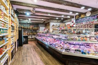 Local commercial à Carrer de catalunya, ibiza, spain 18. Se vende local con gran visibilidad y alto transito