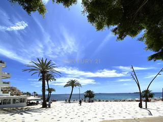 Trapasso Locale commerciale in Navarra 5. Restaurante con excelente ubicación cerca del mar.