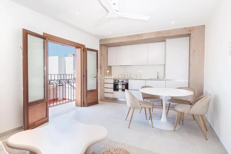 Foto 2bafffea-9a5c-4199-8db4-abd9a08a7372. Apartament a carrer de castelar 12 a Dalt Vila-La Marina Ibiza