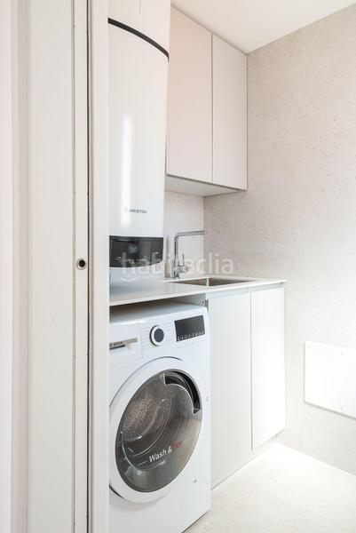 Foto 355209bb-3cad-4da5-9575-ec8612ce1891. Apartament a carrer de castelar 12 a Dalt Vila-La Marina Ibiza