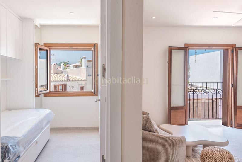Foto c0d5d395-db7b-4a48-ad74-3aaec7eb1e16. Apartament a carrer de castelar 12 a Dalt Vila-La Marina Ibiza
