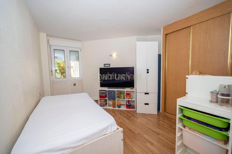 Foto e5bc8fc7-f85e-4aa4-924a-c1df256179fd. Apartament a avinguda de sant jordi a Ses Figueretes - Platja d'en Bossa - Cas Serres Ibiza