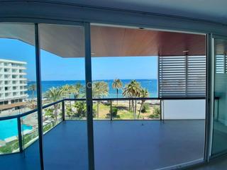Appartement à Av pere matutes noguera 115 n2-117 edificio bossa de mar eivissa. Moderno apartamento con vistas al mar en bossa mar  playa den bo