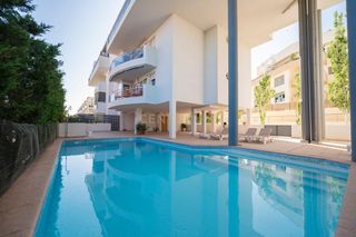 Appartement  Carrer de la sindicalista margalida roig, eivissa, spain. Impresionante ático en ibiza con vistas al mar y piscina