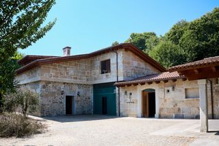 House  27437 pantón, spain. En exclusiva una joya de piedra gallega con finca de 4 hectáreas