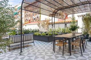 Pis a Recoletos. Recoletos  impecable piso exterior con 3 balcones y una impresio