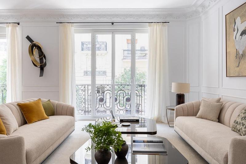 Foto 09bcad82-282b-43de-8e8d-49ca8b8d82de. Piso Recoletos impecable piso exterior con 3 balcones y una impresionante terraza de 119 m con jardín privado, un verdadero oasis urba en Madrid