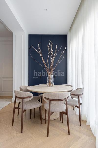 Foto 1468e250-d59f-4a0c-9c1e-26e590fa511f. Piso Recoletos impecable piso exterior con 3 balcones y una impresionante terraza de 119 m con jardín privado, un verdadero oasis urba en Madrid