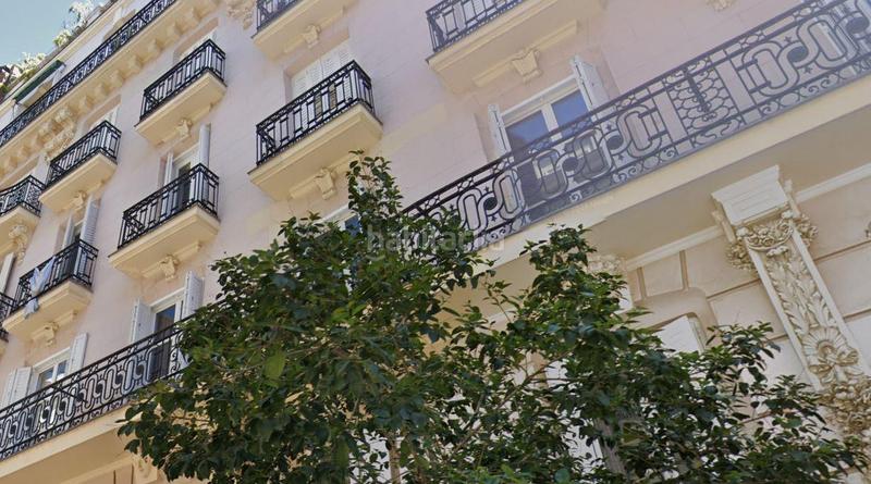 Foto 278f5b45-f723-45ea-9c9c-feeaad65e7e2. Piso Recoletos impecable piso exterior con 3 balcones y una impresionante terraza de 119 m con jardín privado, un verdadero oasis urba en Madrid