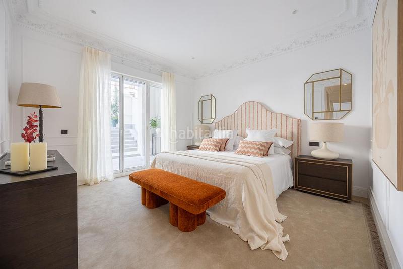 Foto 3d89b09e-4c08-42b0-bd17-c0a8297da650. Piso Recoletos impecable piso exterior con 3 balcones y una impresionante terraza de 119 m con jardín privado, un verdadero oasis urba en Madrid