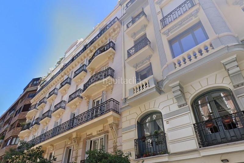 Foto 45da6729-ec54-4470-b793-57a025636933. Piso Recoletos impecable piso exterior con 3 balcones y una impresionante terraza de 119 m con jardín privado, un verdadero oasis urba en Madrid