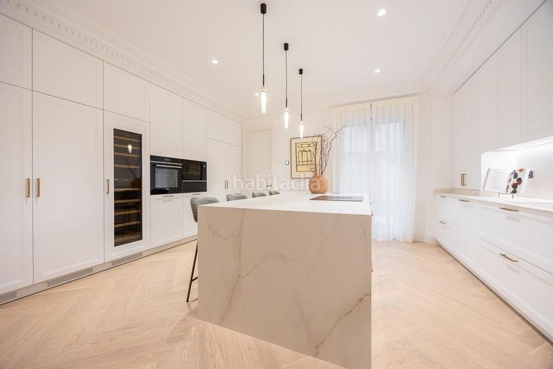 Foto 978f67a4-4bcd-4553-a67b-3b5811b35e6d. Piso Recoletos impecable piso exterior con 3 balcones y una impresionante terraza de 119 m con jardín privado, un verdadero oasis urba en Madrid