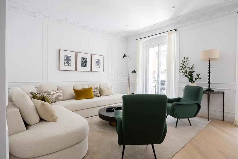 Foto 98e96314-f618-409d-9e67-2bcea75f08f1. Piso Recoletos impecable piso exterior con 3 balcones y una impresionante terraza de 119 m con jardín privado, un verdadero oasis urba en Madrid