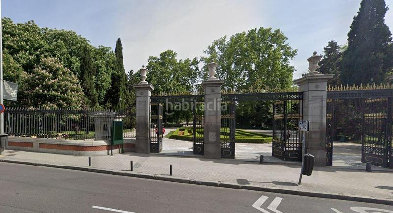 Foto dae406ff-5d1d-4c68-9de6-aa4b068ebfa3. Piso Recoletos impecable piso exterior con 3 balcones y una impresionante terraza de 119 m con jardín privado, un verdadero oasis urba en Madrid