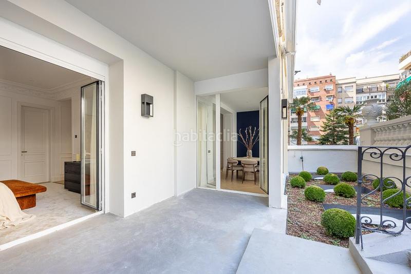 Foto e882bae0-5c4a-49ae-b807-3481103e4627. Piso Recoletos impecable piso exterior con 3 balcones y una impresionante terraza de 119 m con jardín privado, un verdadero oasis urba en Madrid