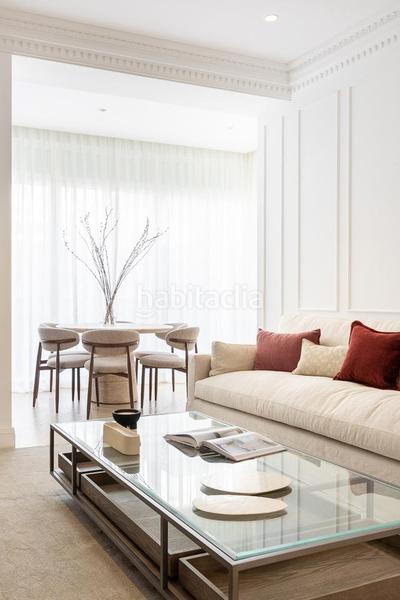 Foto f372cca8-8927-4108-99e1-6d2a350d13b3. Piso Recoletos impecable piso exterior con 3 balcones y una impresionante terraza de 119 m con jardín privado, un verdadero oasis urba en Madrid