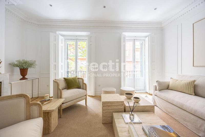 Foto e1077ae8-a8af-4f26-900b-4f720dc7671d. Piso próximamente en Recoletos calle lagasca piso reformado y amueblado con un estilo único en Madrid