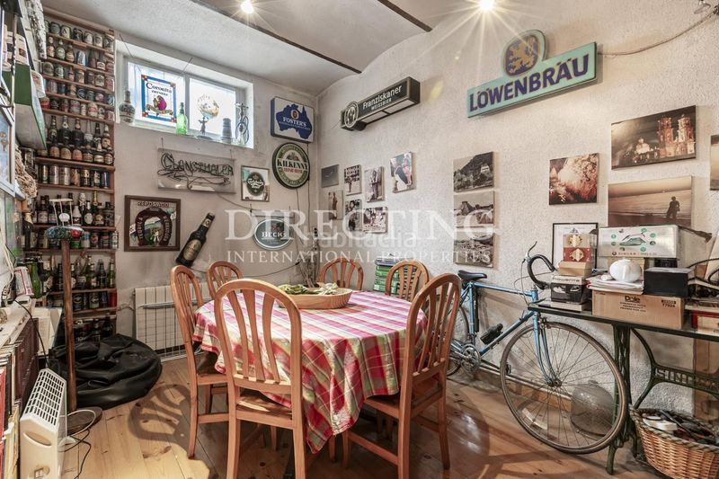 Foto 2bbd3f1d-a235-40b3-8d8a-7874c394b9a6. Casa a Guindalera Madrid